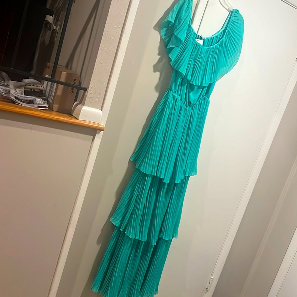 Women’s off shoulder dress with tags size 1X strapless